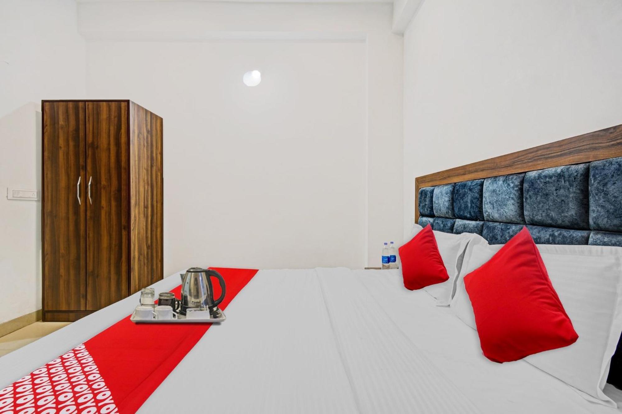 Hotel O Padharo Saa Udaipur Esterno foto