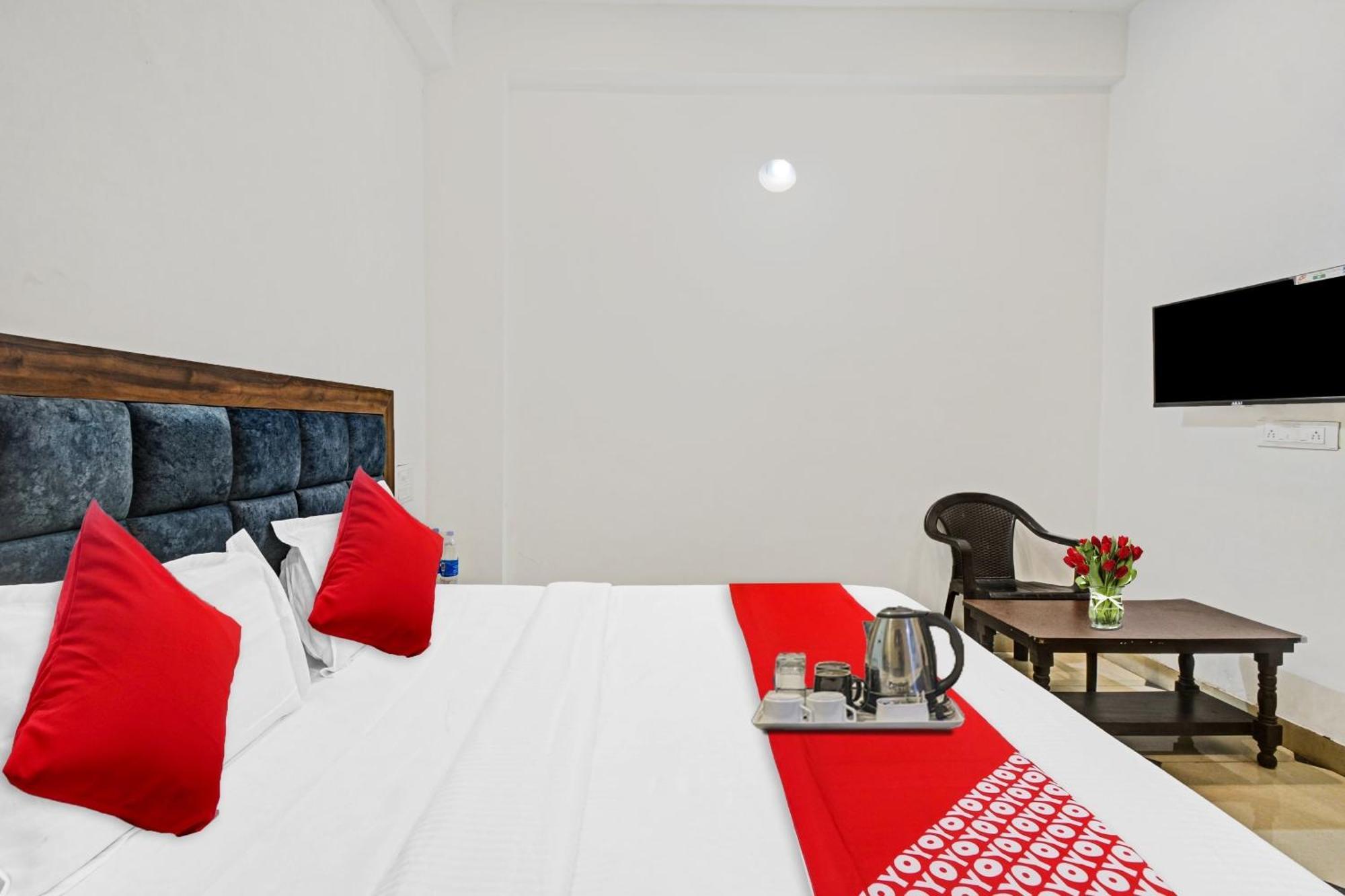 Hotel O Padharo Saa Udaipur Esterno foto