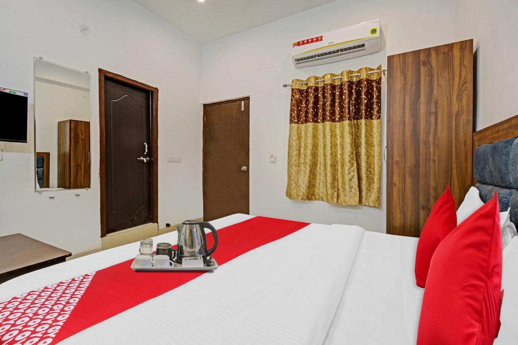 Hotel O Padharo Saa Udaipur Esterno foto
